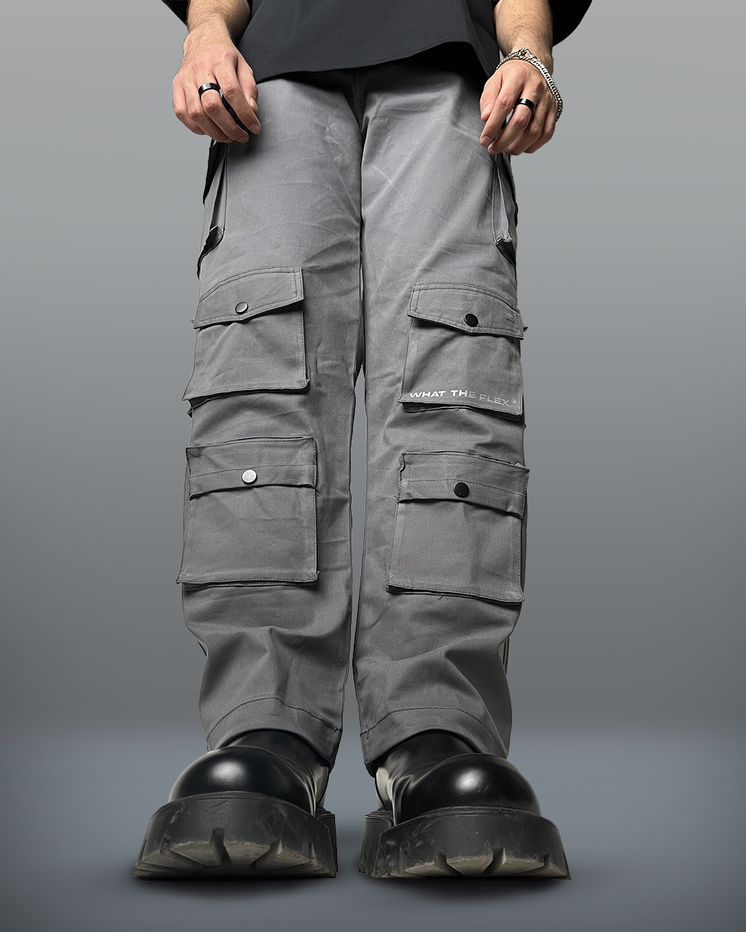 cargo, pants, relaxed, comfortable, pockets, grey