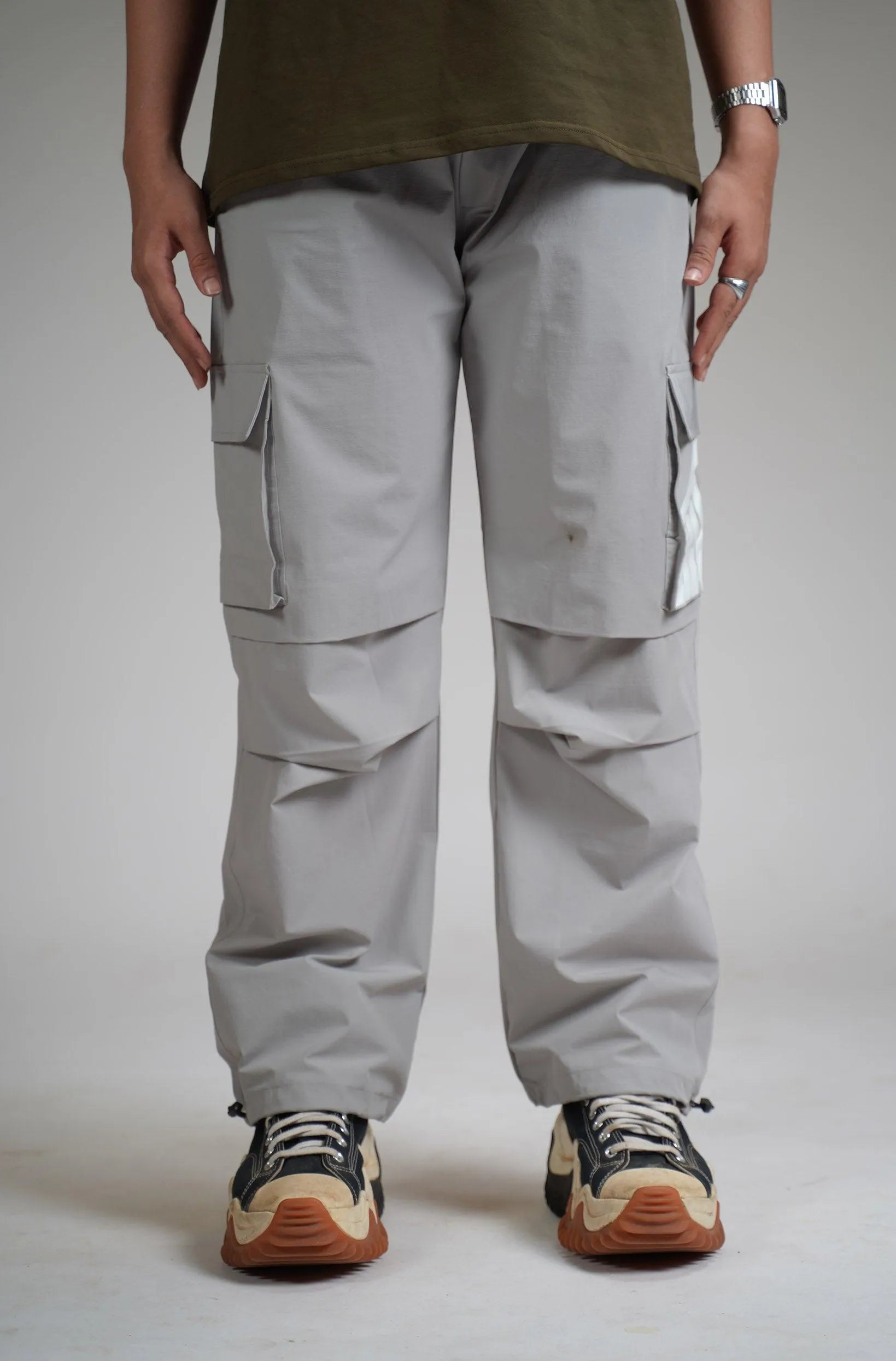 cargo with zipper 